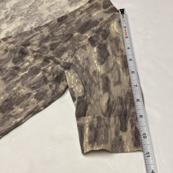 Talbots Short Sleeve Knit Sweater Cardigan V-Neck Women’s M Button Front Grey - Picture 11 of 11